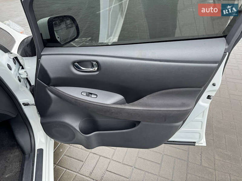 Хэтчбек Nissan Leaf 2014 в Черкассах