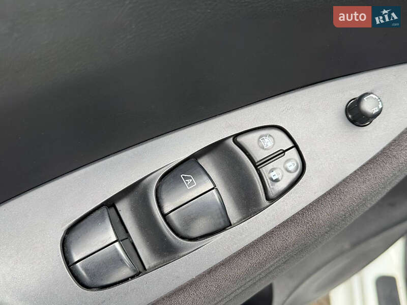 Хэтчбек Nissan Leaf 2014 в Черкассах