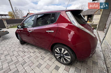 Хэтчбек Nissan Leaf 2016 в 
