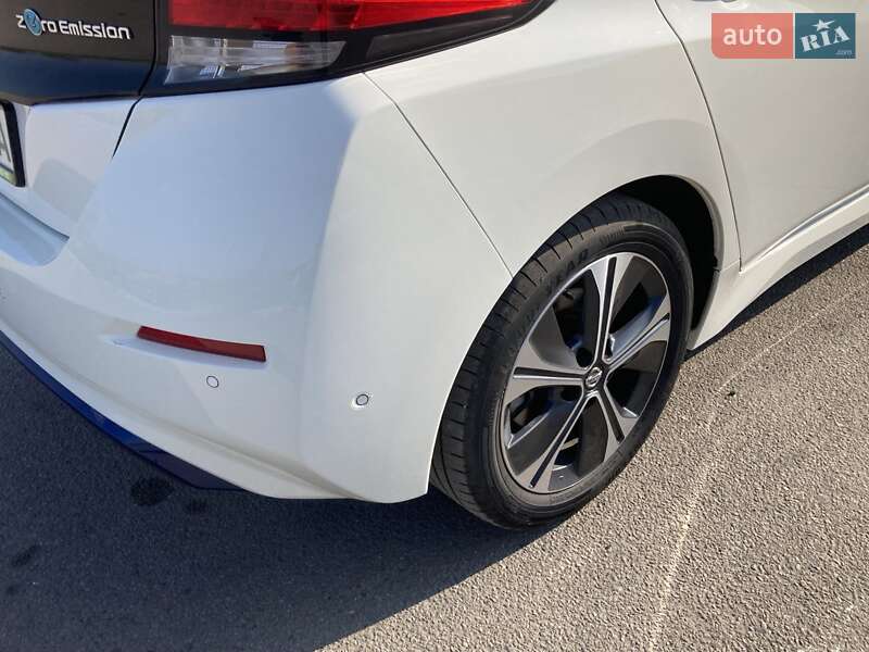 Хетчбек Nissan Leaf 2019 в Дніпрі