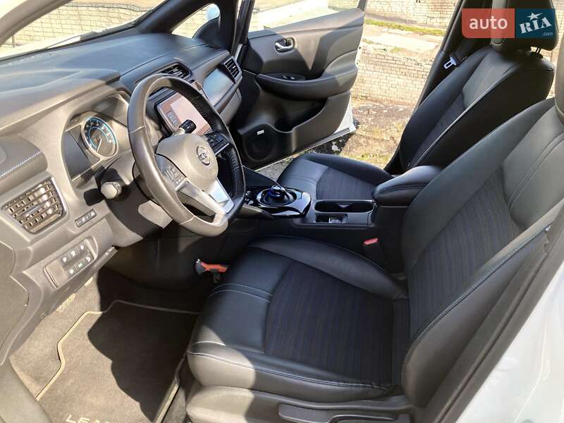Хетчбек Nissan Leaf 2019 в Дніпрі