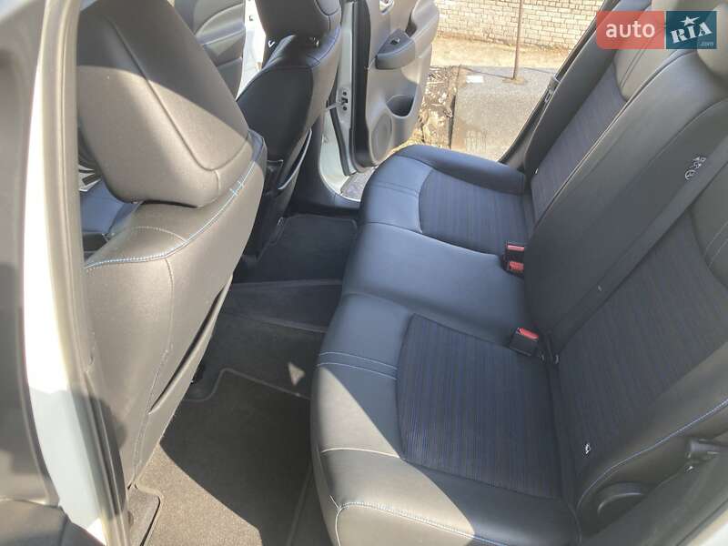 Хетчбек Nissan Leaf 2019 в Дніпрі