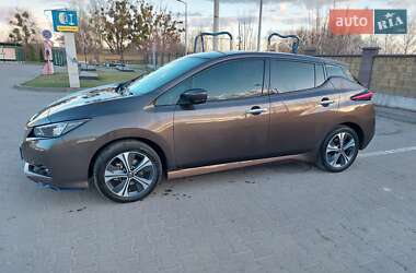 Хэтчбек Nissan Leaf 2019 в 