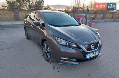 Хэтчбек Nissan Leaf 2019 в 