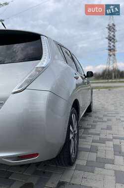 Хэтчбек Nissan Leaf 2014 в 