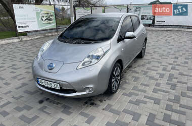 Хэтчбек Nissan Leaf 2014 в 