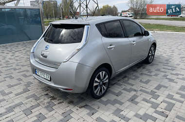 Хэтчбек Nissan Leaf 2014 в 