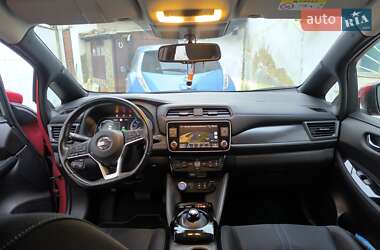Хетчбек Nissan Leaf 2019 в 
