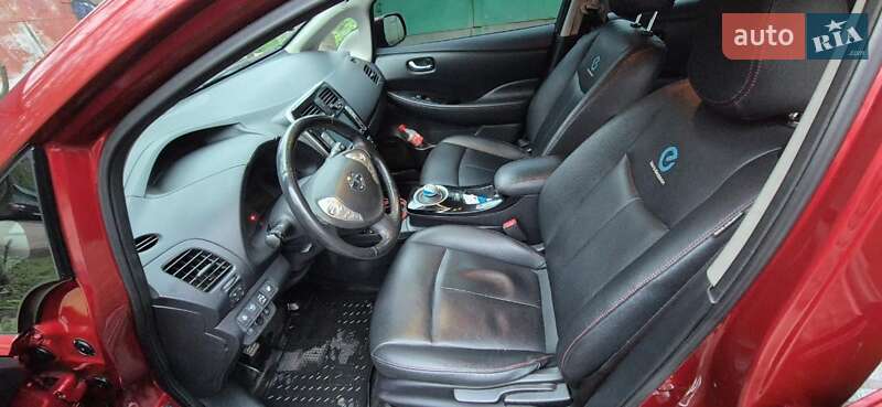 Хэтчбек Nissan Leaf 2015 в Одессе