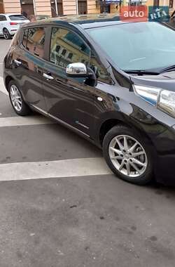 Хэтчбек Nissan Leaf 2014 в 
