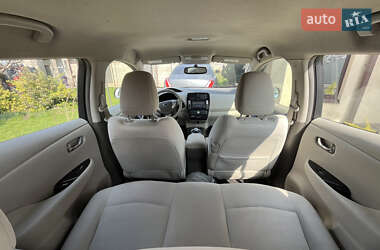 Хэтчбек Nissan Leaf 2012 в 