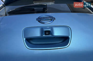 Хэтчбек Nissan Leaf 2012 в 