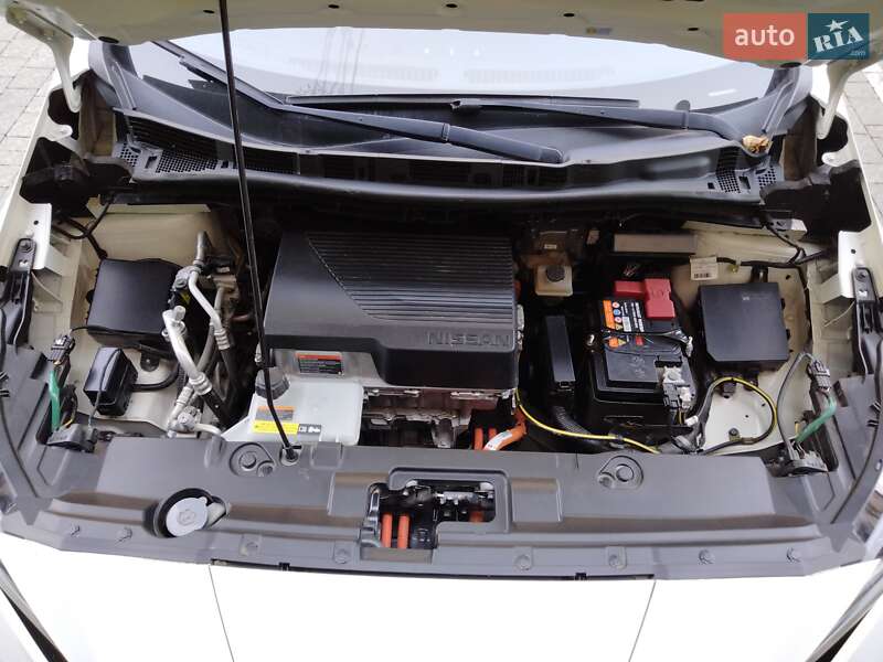 Хэтчбек Nissan Leaf 2019 в Львове