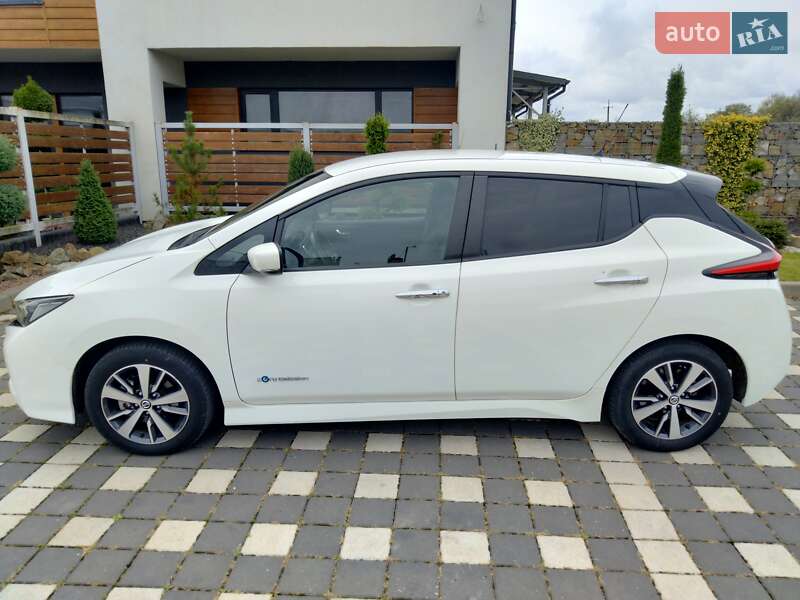 Хэтчбек Nissan Leaf 2019 в Львове