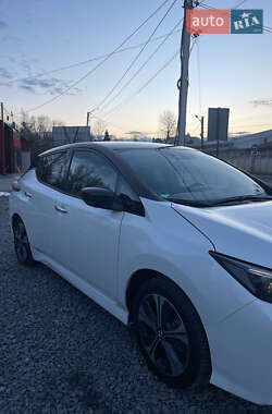 Хэтчбек Nissan Leaf 2021 в 