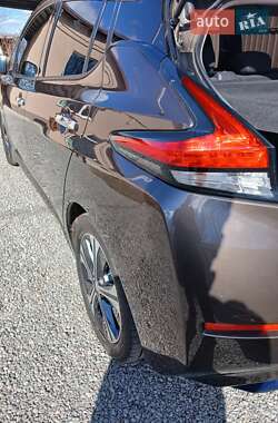Хетчбек Nissan Leaf 2021 в 