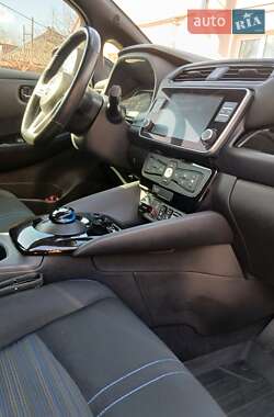 Хетчбек Nissan Leaf 2021 в 