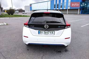 Хэтчбек Nissan Leaf 2019 в 