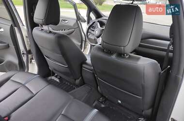 Хэтчбек Nissan Leaf 2019 в 