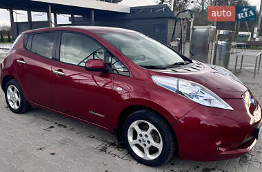 Хэтчбек Nissan Leaf 2012 в 