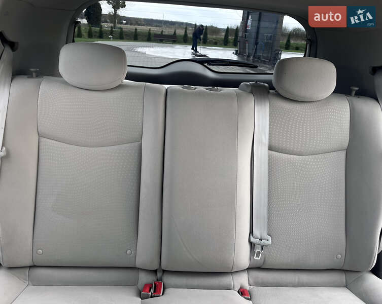 Хэтчбек Nissan Leaf 2012 в Львове