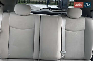 Хэтчбек Nissan Leaf 2012 в 