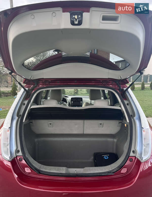 Хэтчбек Nissan Leaf 2012 в Львове