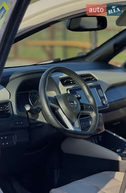 Хэтчбек Nissan Leaf 2020 в 