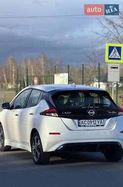 Хэтчбек Nissan Leaf 2020 в 