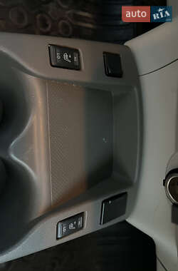 Хетчбек Nissan Leaf 2011 в 