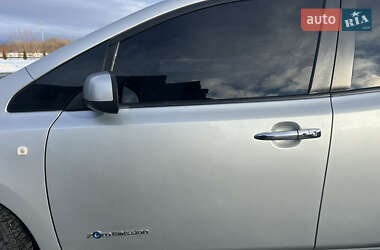 Хэтчбек Nissan Leaf 2017 в 