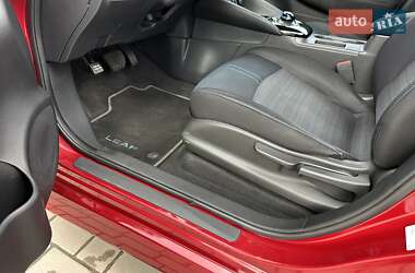 Хэтчбек Nissan Leaf 2018 в 