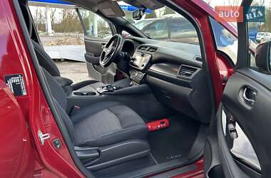 Хэтчбек Nissan Leaf 2018 в 