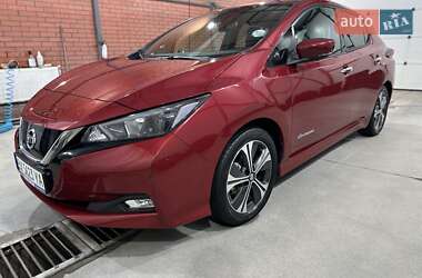 Хэтчбек Nissan Leaf 2018 в 