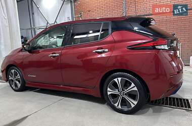 Хэтчбек Nissan Leaf 2018 в 