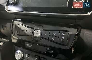 Хэтчбек Nissan Leaf 2018 в 