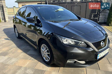 Хэтчбек Nissan Leaf 2018 в 