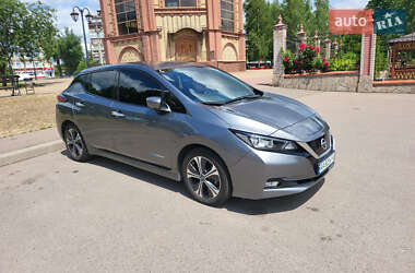 Хэтчбек Nissan Leaf 2018 в 