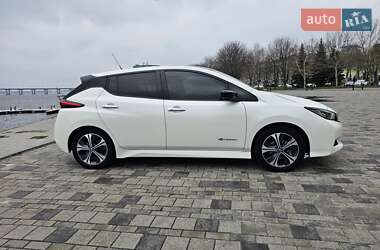 Хэтчбек Nissan Leaf 2018 в 