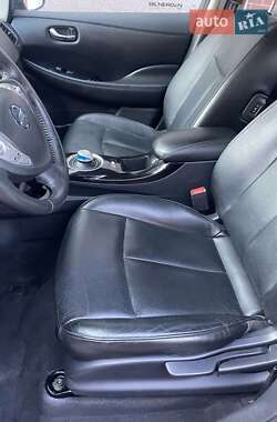 Хэтчбек Nissan Leaf 2015 в 