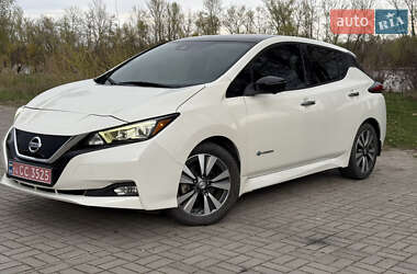 Хэтчбек Nissan Leaf 2019 в 