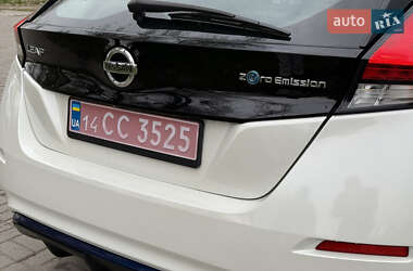 Хэтчбек Nissan Leaf 2019 в 