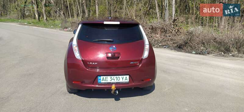 Хэтчбек Nissan Leaf 2017 в Днепре