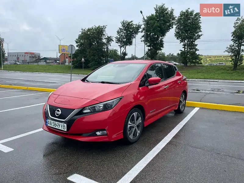 Хетчбек Nissan Leaf 2019 в 