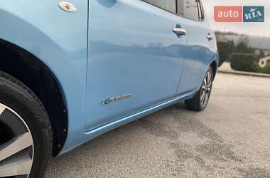 Хэтчбек Nissan Leaf 2014 в 