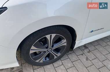 Хэтчбек Nissan Leaf 2018 в 
