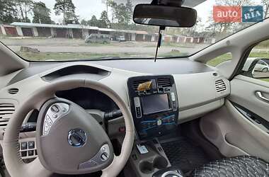 Хэтчбек Nissan Leaf 2012 в 