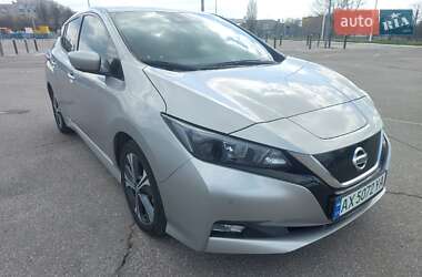 Хэтчбек Nissan Leaf 2021 в 