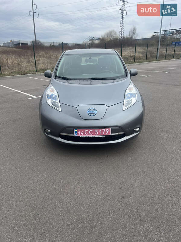 Хетчбек Nissan Leaf 2014 в 