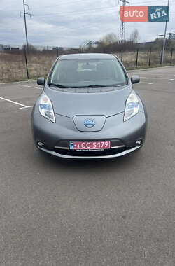 Хетчбек Nissan Leaf 2014 в 